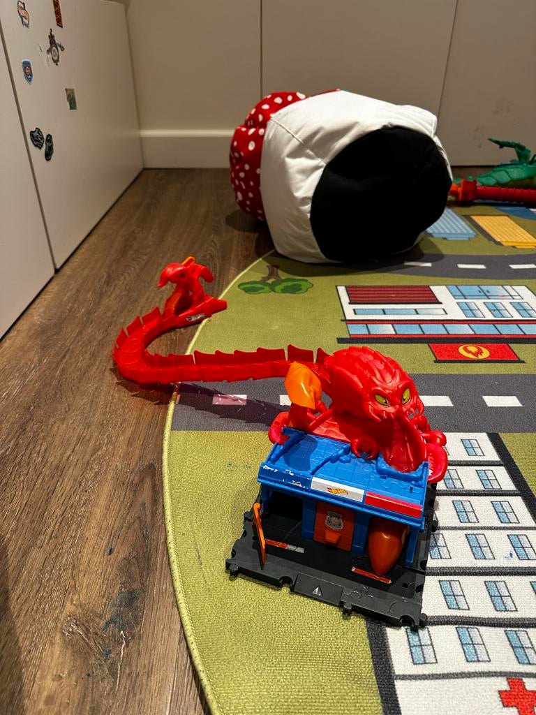 Hot Wheels City Gevaarlijke Schorpioen Val Speelset, Ophalen, Racebaan, Zo goed als nieuw, Hot Wheels