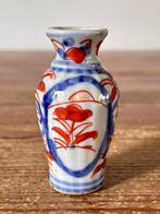 Vaas / vaasje - porselein - Japan - Imari, Antiek en Kunst, Ophalen of Verzenden