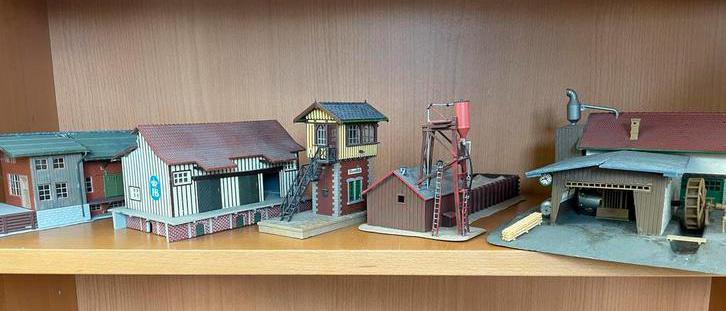 Modelspoorbaan Gebouwen - Loods, Seinhuis, Zagerij, Hobby en Vrije tijd, Modeltreinen | H0, Gebruikt, Brug, Tunnel of Gebouw, Gelijkstroom of Wisselstroom