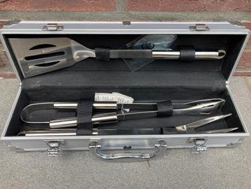 NIEUW Barbecue BBQ gereedschap accesoires inclusief koffer beschikbaar voor biedingen
