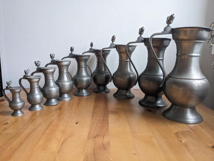 Complete set van 8 tinnen kannen met deksel – gemerkt, Antiek en Kunst, Antiek | Tin, Ophalen of Verzenden