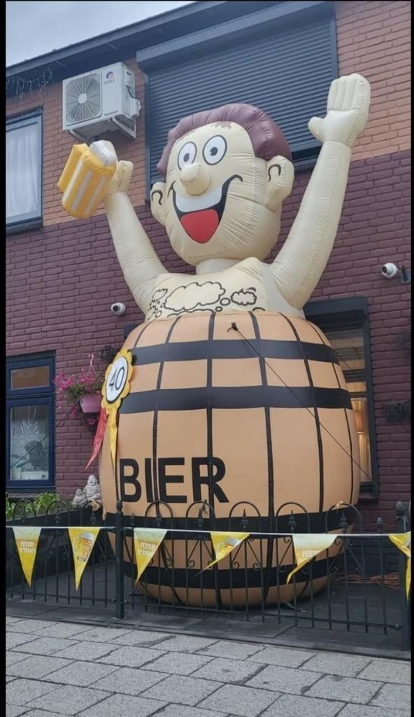 sarah wijnvat huren abraham bier vat verhuur, Hobby en Vrije tijd, Feestartikelen | Verhuur, Gebruikt, Abraham of Sarah, Ophalen