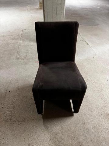 8 Bruine Eetkamerstoelen  beschikbaar voor biedingen