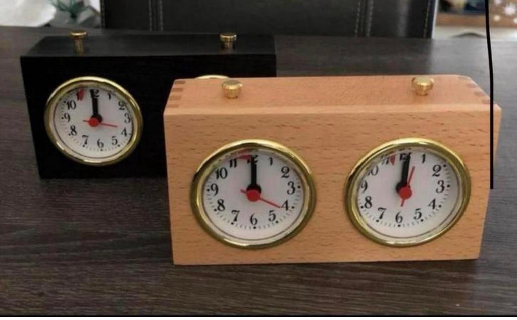 Analoge schaakklok - Houten uitvoering - Nieuw, Hobby en Vrije tijd, Gezelschapsspellen | Bordspellen, Nieuw, Een of twee spelers