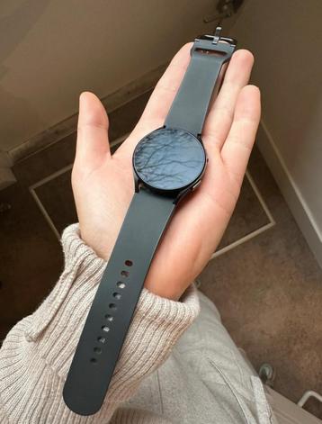 Samsung Galaxy Watch 4 - Zwart beschikbaar voor biedingen