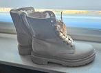 Beige veterboots met rits, Kleding | Dames, Schoenen, Ophalen of Verzenden, Zo goed als nieuw, Beige, Sneakers of Gympen
