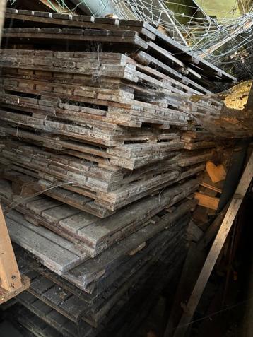 Terrastegels ruim 40m2 vlonders beschikbaar voor biedingen