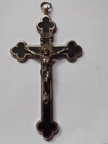Antiek kloosterkruis zwart met zilverkleur 16 x 8,5 cm.  beschikbaar voor biedingen