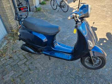 agm met blauw kenteken en papieren  beschikbaar voor biedingen