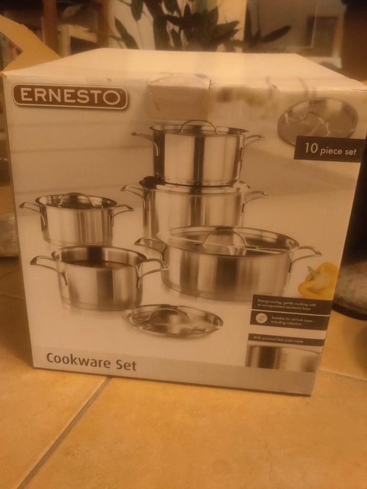 Ernesto pannenset (4 pannen met deksel) Nieuw in verpakking, Huis en Inrichting, Keuken | Potten en Pannen, Nieuw, Pannenset, Rvs