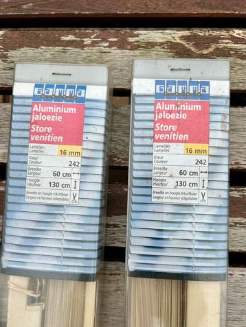 Aluminium jaloezie beige beschikbaar voor biedingen