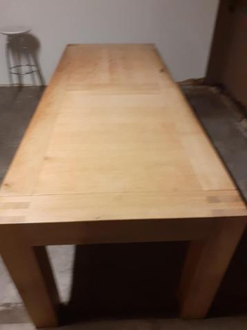 Zware massief eiken eettafel, gebruikt beschikbaar voor biedingen