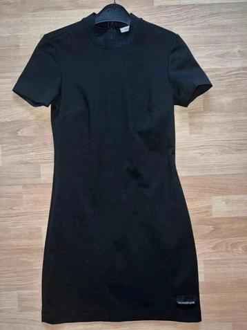 Nieuw Calvin Klein jurk maat M, valt als een S beschikbaar voor biedingen