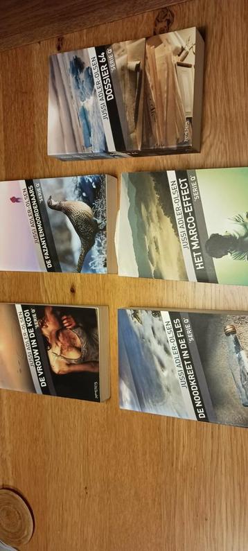 5 Jussi Adler-Olsen Serie Q Boeken beschikbaar voor biedingen