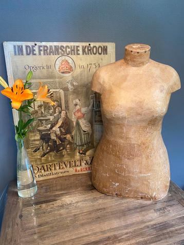 Brocante buste paspop van papier mache beschikbaar voor biedingen