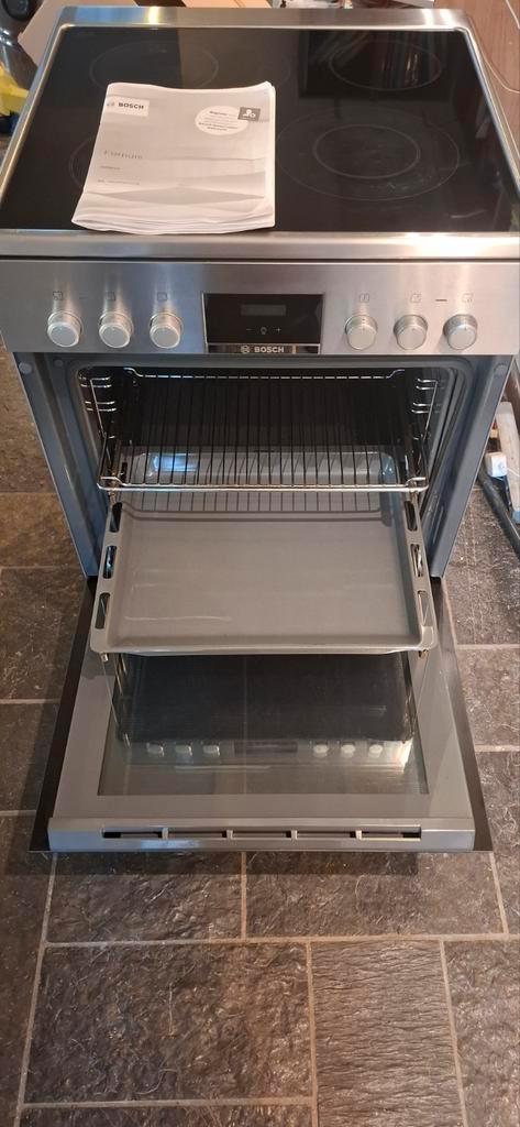 Bosch vrijstaand RVS keramische fornuis, Witgoed en Apparatuur, Fornuizen, Gebruikt, Vrijstaand, Elektrisch, 4 kookzones, 85 tot 90 cm