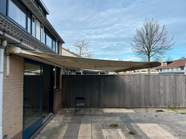 Elektrisch Zonnescherm - 5x3 afmeting, Tuin en Terras, Zonneschermen, Gebruikt, Knikarmscherm, 300 cm of meer, 450 cm of meer