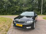 Skoda Octavia 1.2 TSI Station DSG 2014 Zwart, Auto's, Skoda, Stof, Zwart, 4 cilinders, Zwart