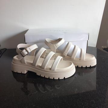 CATWALK Leuke sandalen in de kleur creme beige maat 38 NIEUW beschikbaar voor biedingen