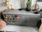 Metalen grijze lockerkast lang, Ophalen, Zo goed als nieuw, 25 tot 50 cm