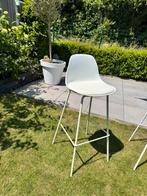 4 Barstoelen wit KAVE home - als nieuw - zithoogte 75cm, Huis en Inrichting, Barkrukken, Ophalen, Met voetsteun, 60 tot 90 cm