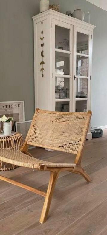 Kast beschikbaar voor biedingen