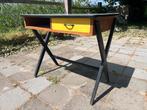 Design tafeltje Coen de Vries, Ophalen