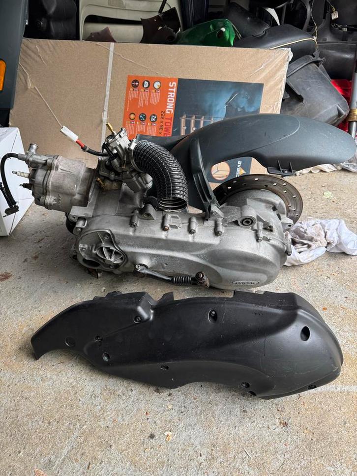 Gilera Runner dd m08 blok, Fietsen en Brommers, Brommeronderdelen | Scooters, Gebruikt, Piaggio, Blok, Ophalen of Verzenden