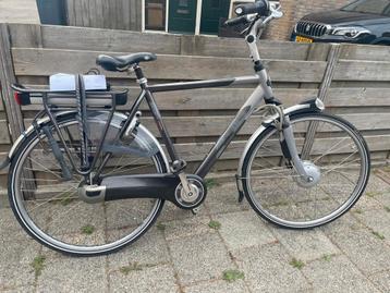 Gazelle orange extra 8 versn 57frame 4100km accu van 2025 ap beschikbaar voor biedingen