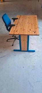 Bureau inclusief Bureau stoel., Ophalen, Zo goed als nieuw, Bureau