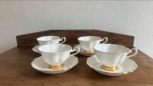 4 Royal Albert Val D’or kop en schotels model Avon p/4:, Verzamelen, Porselein, Kristal en Bestek, Zo goed als nieuw, Kop en/of schotel