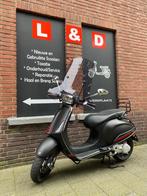 Te Koop Vespa Sprint ( blauw kenteken ), Ophalen, Overige modellen, Zo goed als nieuw, Benzine