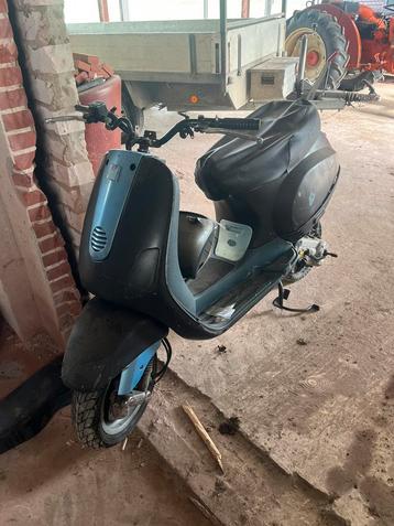 Vespa voor onderdelen beschikbaar voor biedingen