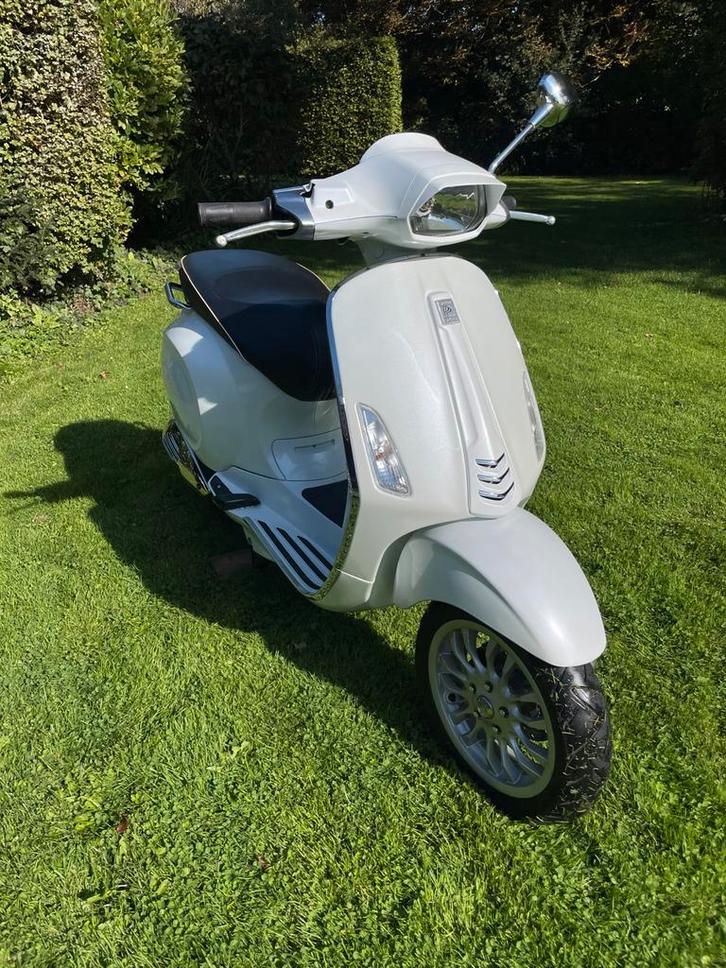 Piaggio Vespa Sprint 50cc custom kleur, Fietsen en Brommers, Scooters | Vespa, Zo goed als nieuw, Overige modellen, Maximaal 45 km/u