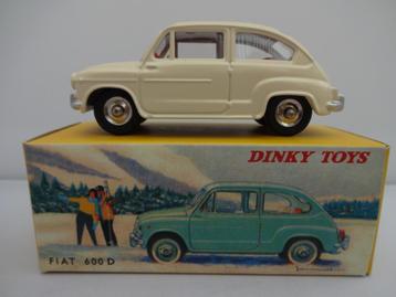Fiat 600 D beige nr: 520 van Dinky Toys schaal 1/43 beschikbaar voor biedingen