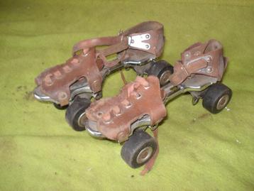 rolschaatsen brocante en Doorlopers Schaatsen jaren 70 beschikbaar voor biedingen