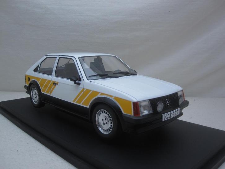 Opel Kadett D SR 1983 1:18 MCG, Hobby en Vrije tijd, Modelauto's | 1:18, Nieuw, Auto, Overige merken, Ophalen of Verzenden