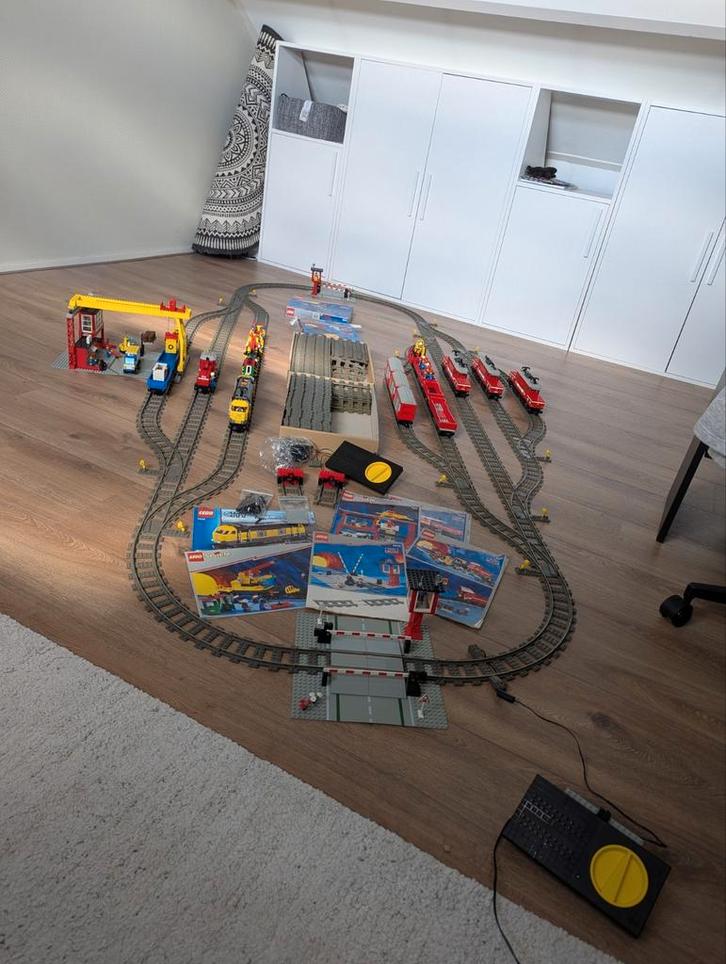 Verzameling Lego treinen 9v volt als één geheel te koop, Kinderen en Baby's, Speelgoed | Duplo en Lego, Gebruikt, Ophalen of Verzenden