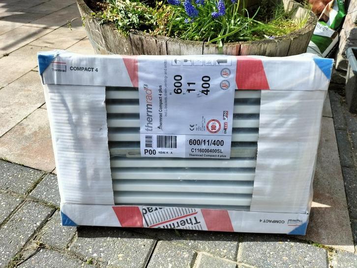 Thermrad Compact-4 Plus 400 x 600 Type 11 radiator, Doe-het-zelf en Verbouw, Verwarming en Radiatoren, Nieuw, Radiator, 200 tot 500 watt