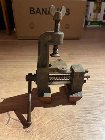 Bankschroef - Vintage beschikbaar voor biedingen