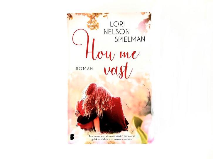 Lori Nelson Spielman - Hou Me Vast, Boeken, Romans, Zo goed als nieuw, Ophalen of Verzenden