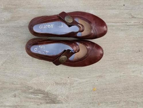 Elegante bruine Durea dames schoenen in maat 6.5K. 40, Kleding | Dames, Schoenen, Zo goed als nieuw, Schoenen met lage hakken