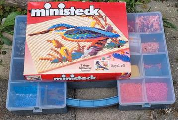 Te.koop 2 Dozen. Ministeck  beschikbaar voor biedingen