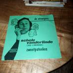 De strangers  / schele vanderlinde, Ophalen of Verzenden, Zo goed als nieuw, Nederlandstalig