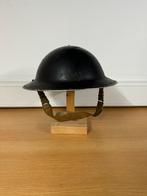Britse/Engelse brodie helm op naam WW2, Verzamelen, Ophalen of Verzenden, Landmacht, Engeland, Helm of Baret