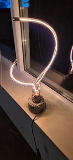 Moderne Lamp met Betonnen Voet, Huis en Inrichting, Lampen | Vloerlampen, Ophalen, Zo goed als nieuw, Minder dan 100 cm, Modern