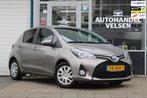 Toyota Yaris 1.5 Hybrid Comfort|Camera|, Auto's, 47 €/maand, Te koop, Zilver of Grijs, Geïmporteerd