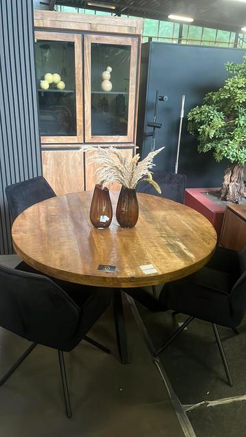 Eettafel rond 130 mangohout (outlet) beschikbaar voor biedingen