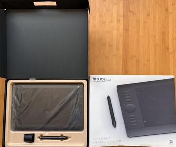 Wacom Intuos 5 Touch tekentablet beschikbaar voor biedingen