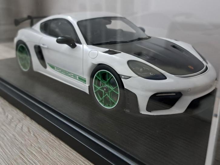 Porsche Cayman GT4 RS - Spark Dealer Edition 1/18, Hobby en Vrije tijd, Modelauto's | 1:18, Nieuw, Auto, Overige merken, Ophalen of Verzenden